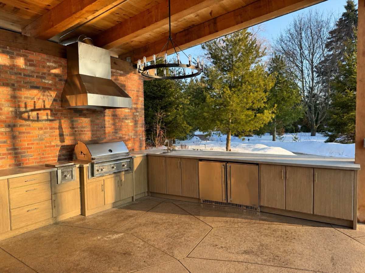 Outdoor Kitchens, Built-Ins & Custom Wood Features